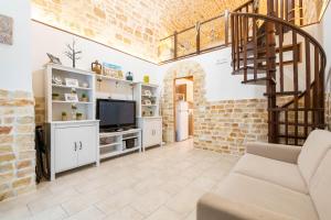 Sea front historic house in the heart of old town, inside torrione aragonese