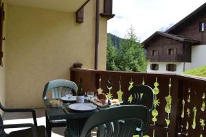 Appartements 2 bedroom Apartment in Les Houches Stone's throw from Prairon lift : photos des chambres