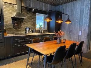 Modern Stuga med Ski Lodge känsla