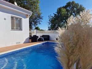 Riumar "Flamenco", 500m to beach, private pool, On-Site-Service, dog beach