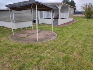 Chalets Love Story Chalet avec jacuzzi et sauna : photos des chambres