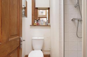 Private rooms in an ideal flat in Maida Vale