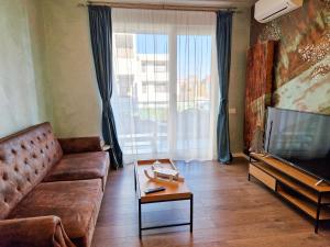 Mirvana Apartments Legacy Residence