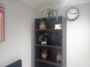 Modern Studio in Newport City Centre Free Parking & WiFi Sleeps 2