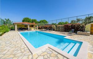 3 Bedroom Amazing Home In Smoljanci