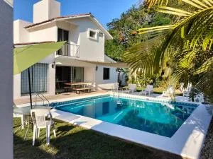 Casa Zihuana - La Puerta