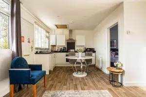 Stillness- Connect to the Nature in the Hot Tub - Farnham