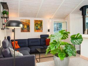 6 person holiday home in Juelsminde-By Traum