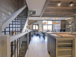 Charmant Triplex aux Allues avec Cheminée et Concierge - FR-1-613-80