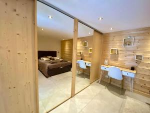 Appartements Androsace Appartement dans Chalet bois avec Jacuzzi privatif Terrasse et Vue Montagne : photos des chambres