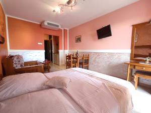 Villa Aleksandra - T