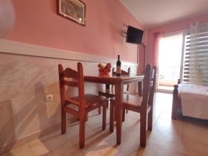 Villa Aleksandra - T