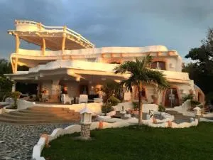 FLINTSTONE CAVE HOUSE - Anas