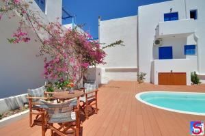 Soultana Rooms & Studios Milos Greece