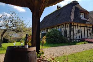 Maisons de vacances Chaumiere Normande Djalelo proche Honfleur : Maison 3 Chambres