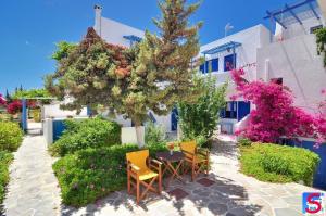 Soultana Rooms & Studios Milos Greece