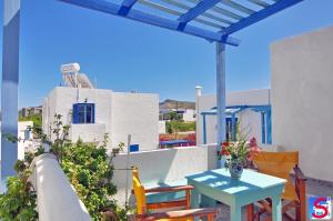 Soultana Rooms & Studios Milos Greece