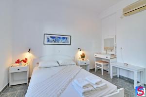 Soultana Rooms & Studios Milos Greece