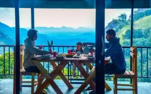 Onestar Ella - إيلا