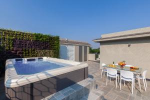 StayVistas Le Sutra Great Escapes - Udaan - Artistic Rooms, Terrace Jacuzzi with Scenic View