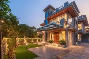 StayVista's Le Sutra Great Escapes - Udaan - Artistic Rooms, Terrace Jacuzzi with Scenic View - Thākurvādi