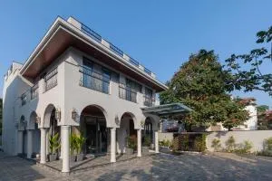 StayVista's Le Arc - Artistic Rooms with Private Plunge Pool and Scenic Views - Thākurvādi