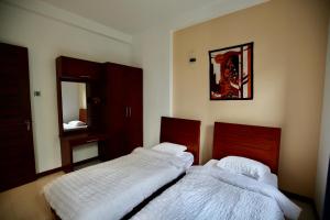 Hidden relaxation at Kings residence
