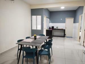 3 bedrooms big house saville cheras MRT with balcony