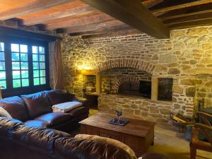 Maisons de vacances Cosy former bakery house with communal swimming pool : photos des chambres