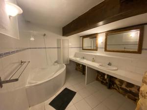 Appartements Cosy former bakery house with communal swimming pool : photos des chambres