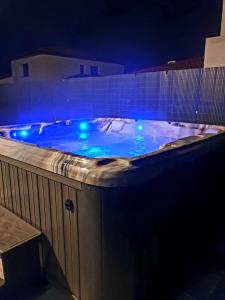 Villas Villa d'exception - Piscine - Jacuzzi - a 20 min de la mer : photos des chambres