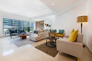 Maison Privee - Stunning 3-Floor Villa with Kids Room & Rooftop Terrace over Dubai Marina