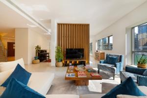 Maison Privee - Stunning 3-Floor Villa with Kids Room & Rooftop Terrace over Dubai Marina