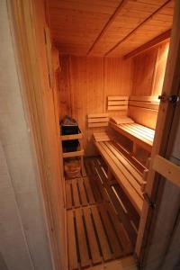 Maisons de vacances Ferme de Soulan, gite de charme : Gîte Marmotte avec sauna et hammam et vue à couper le souffle