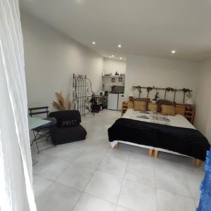 Appartements Studio independant dans villa, parking gratuit. : photos des chambres