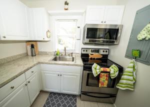 Key Lime Cottage in the heart of Islamorada