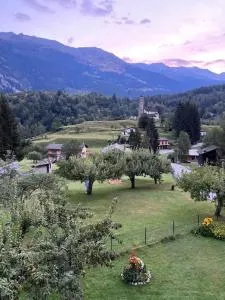 Casa Dorino - luogo idilliaco, ideale per famiglie, terrazza ed ampio giardino, vista montagne, sauna privata - Dalpe