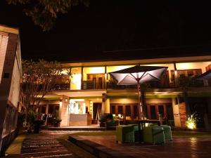 JavaCove Beach Hotel