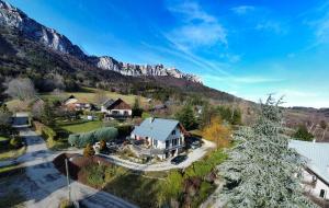 Maisons de vacances Appartement de plain-pied en montagne avec vue merveilleuse sur le massif de Belledonne : photos des chambres