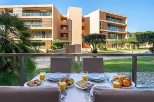 Salgados Beach House 2-Bedroom & 7 Pools