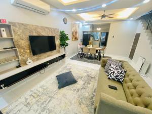 Haira Muslim Homestay