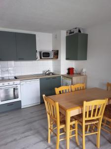 Appartements T3 avec terrasse 6 personnes, La Joue du Loup : photos des chambres