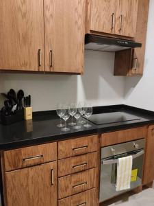 Best Apt Luxury Modern New 2BR Gym Pool 3mins SPGG