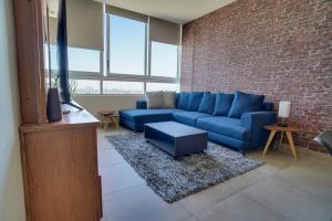 Best Apt Luxury Modern New 2BR Gym Pool 3mins SPGG