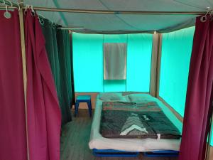 Campings Les Berges Du Cele : photos des chambres