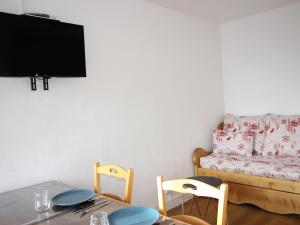 Appartements Appartement Chamrousse, 2 pieces, 6 personnes - FR-1-340-266 : photos des chambres