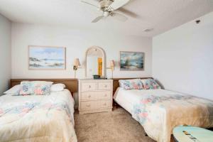 Deluxe Suite room in Marylander Condominiums 90 steps from the beach