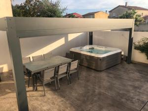 Villas VILLA DE LUXE SUD DE LA FRANCE - PLAGE - PISCINE - JACUZZi : photos des chambres