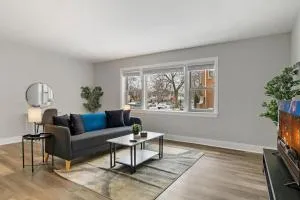 Fascinating 1BR Apartment close to Leisure Center - Davis GDN - Скоки