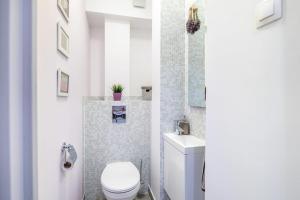 Cozy Apartment with Garden in the Castle District